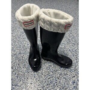 Hunter Original Tall Gloss Rain Boots  with cable knit boot socks Size 5 Girl